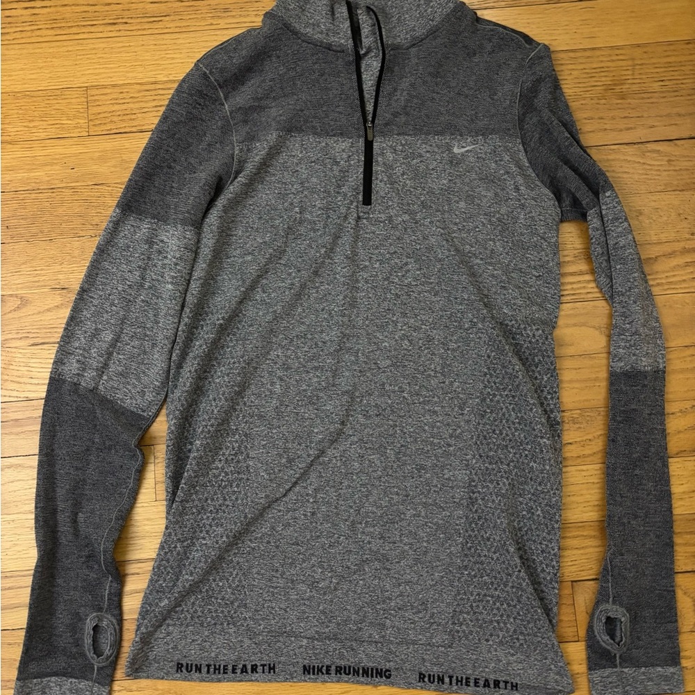 Nike women’s Drives-Fit Two-Tone Gray Zip-Up Shirt Size Large